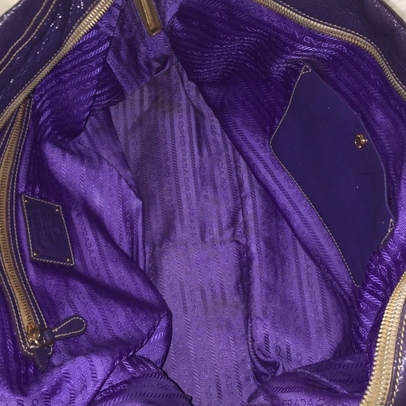 Authentic purple patent Prada bowling bag - Picture 5 of 8